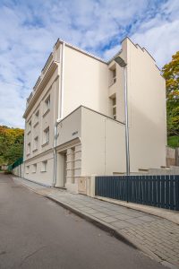Daugiabutis gyvenamasis namas. Totorių g. 18, Kaunas