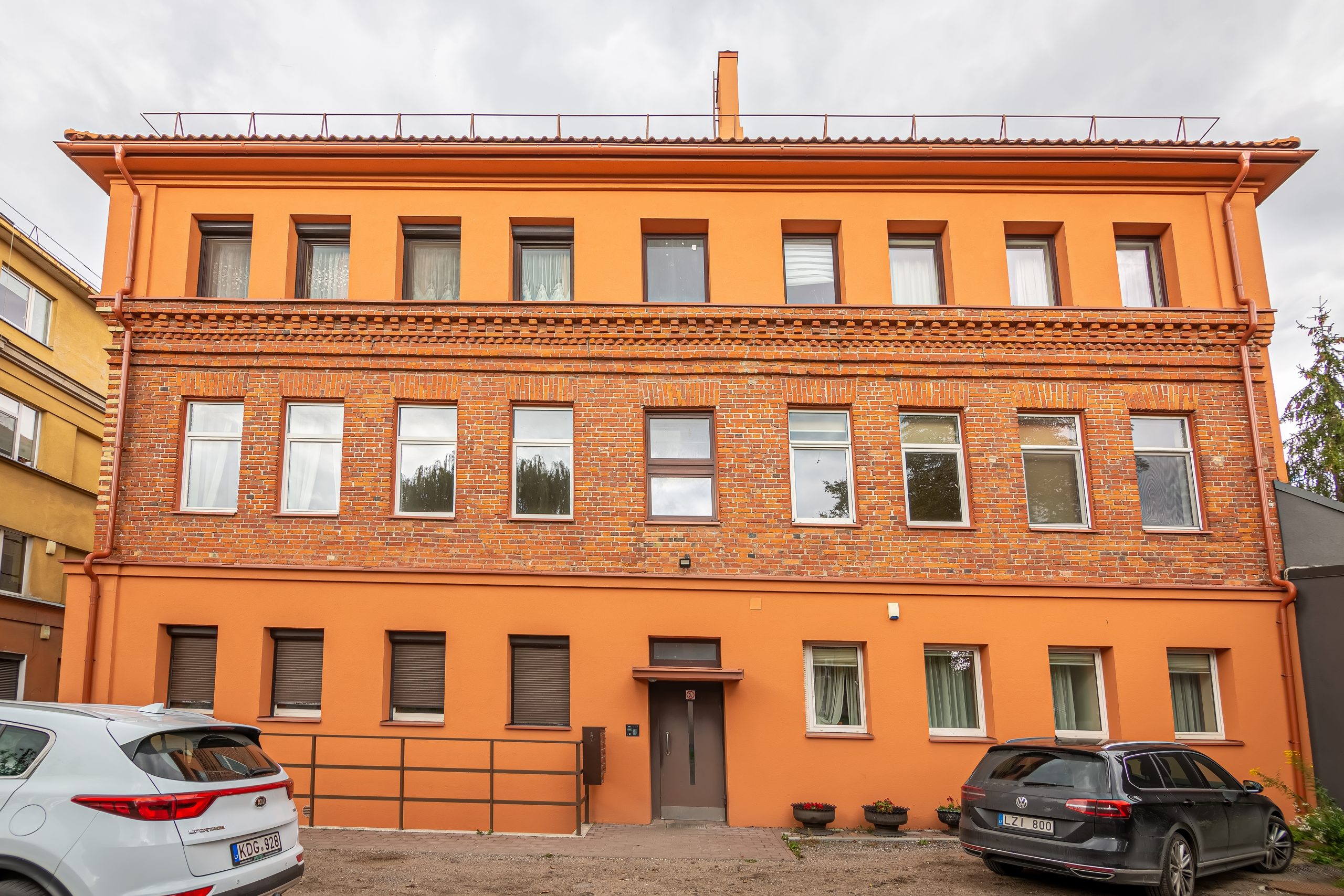 Daugiabutis gyvenamasis namas. Nemuno g. 37 Kaunas