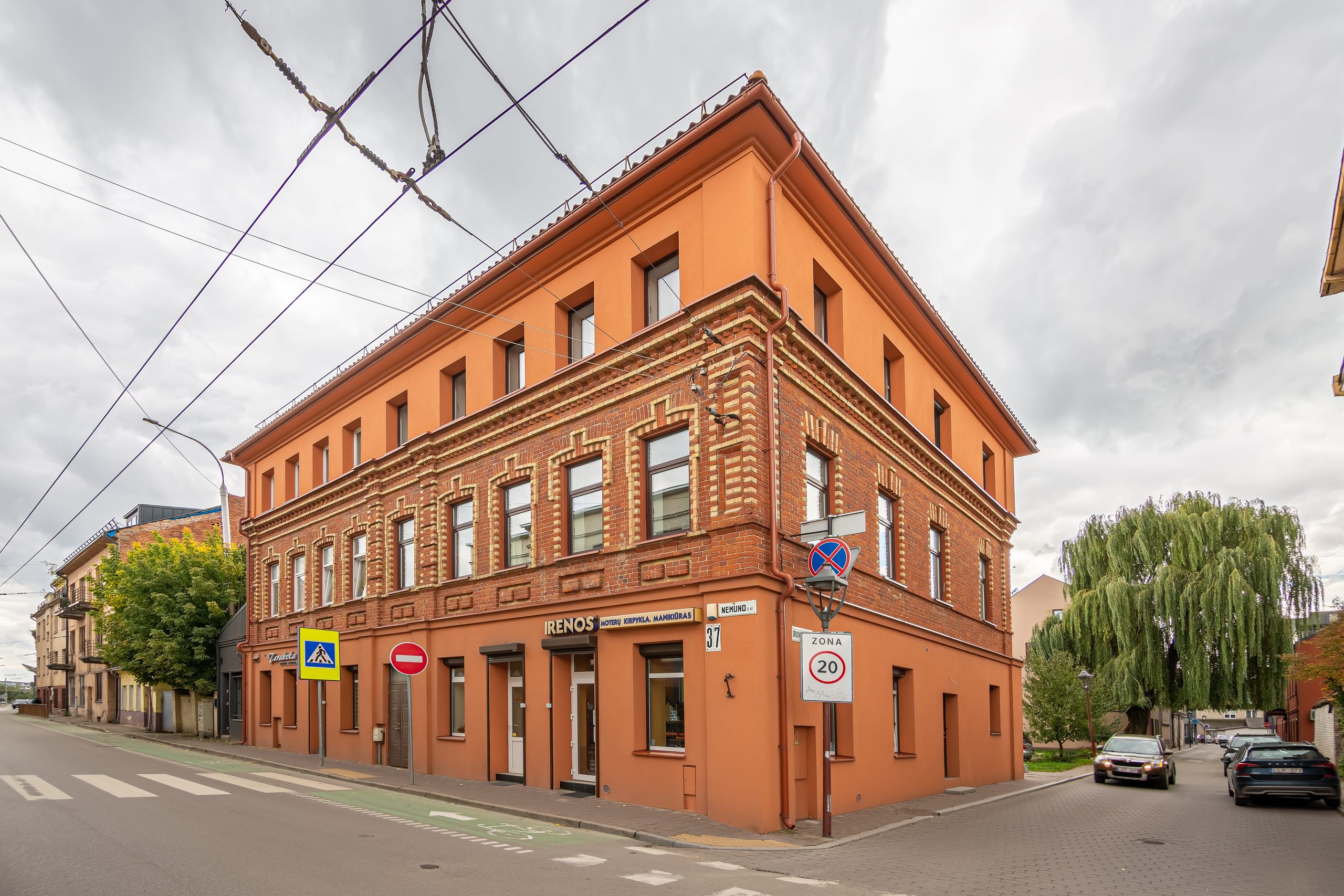 Daugiabutis gyvenamasis namas. Nemuno g. 37 Kaunas